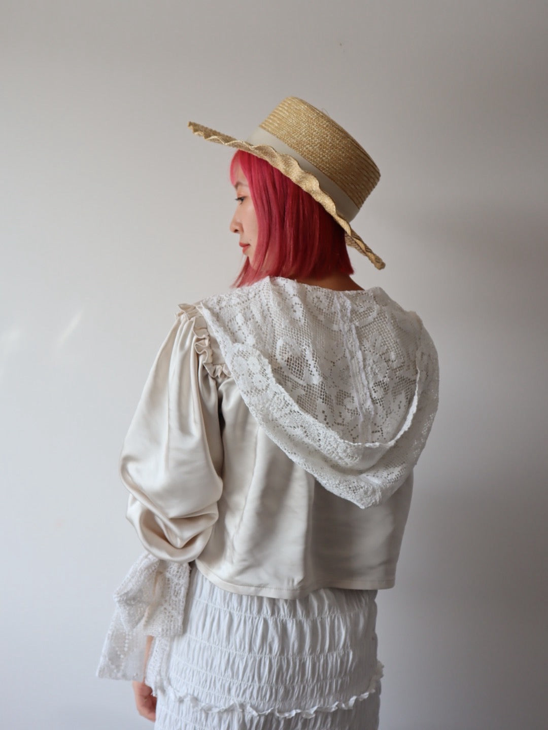 Veil hood blouse
